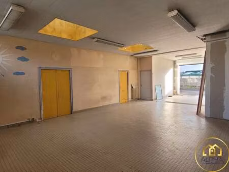 location bureaux et commerces à talmont-saint-hilaire (85440) : à louer / talmont-saint-hi