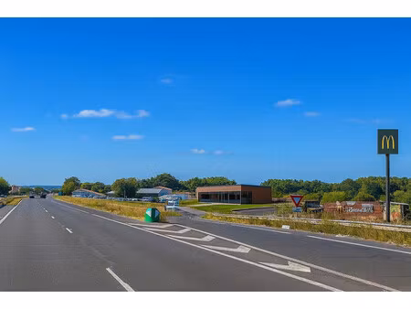 location local commercial