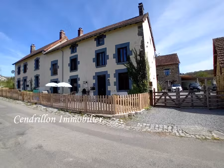 ensemble maison + gîtes en activité  2 piscines chauffées et