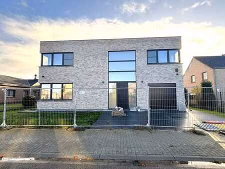 villa nouvelle construction avec sous-sol 170 m²