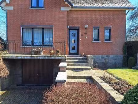 villa 4 façades avec jardin