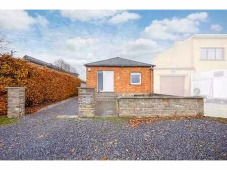 charmant bungalow deux chambres avec jardin et garage