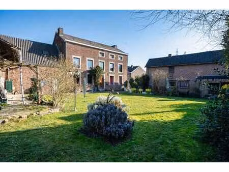 ensemble de 2 maisons avec dépendances et terrain