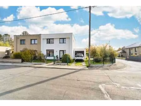 maison 3 façades  3 chambres et jardin