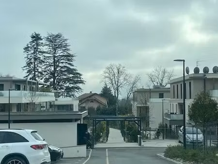 location garage 16 m² à vétraz-monthoux (74100)