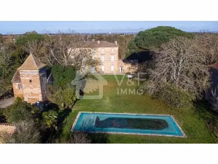 château de caractère  dépendances et parc de 17 000 m² – mondonville