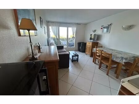 location appartement  m² t-2 à arzon  410 €