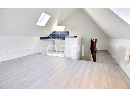 location appartement  25.85 m² t-2 à le coudray-montceaux  581 €
