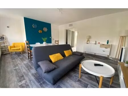 location appartement  85.78 m² t-4 à rue  870 €