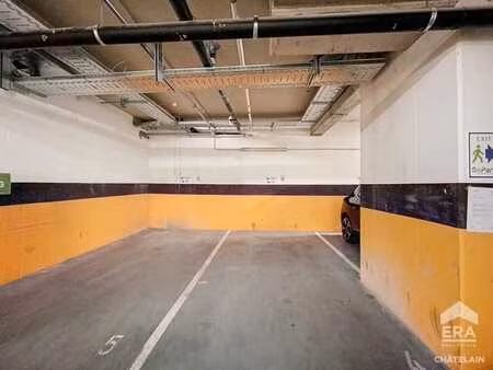 louise - emplacement de parking a louer