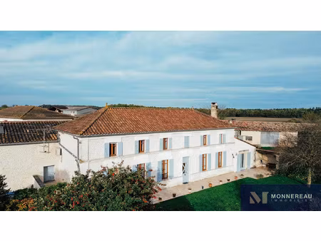 bel ensemble avec grand terrain et deux maisons locatives