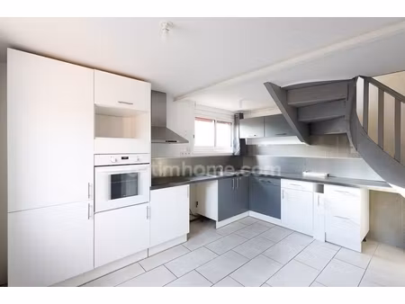 périphérie immédiate de honfleur - maison de ville - 82 m2 au sol - 2 chambres - stationne