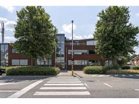 praktijkruimte  kantoor of app met 2 parkings!