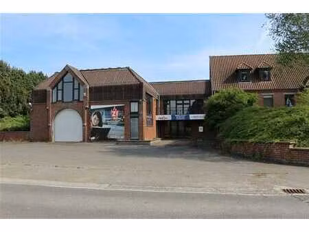 entrepôt de stockage et bureaux (possibilité de louer unique