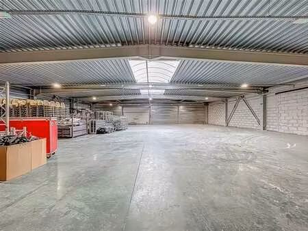 spacieux entrepot de 500m²