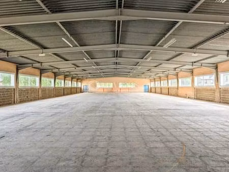 local d'activités à vendre