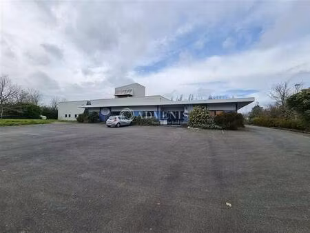 local d'activités à vendre