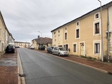 montlieu-la-garde  maison de ville  env. 195m²