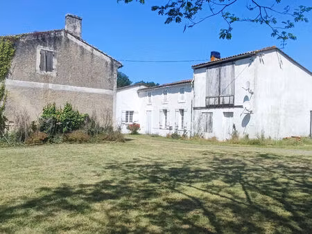 propriété de 7 pièces avec chai attenant dépendance et hangar