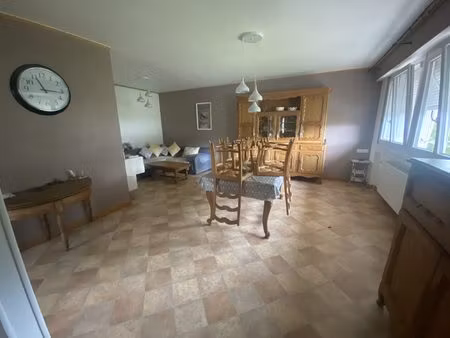 ensemble immobilier de 3 logements et un local commercial