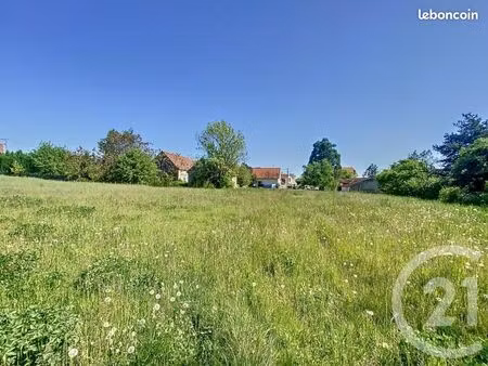 terrain 1 439 m² saint germain de salles