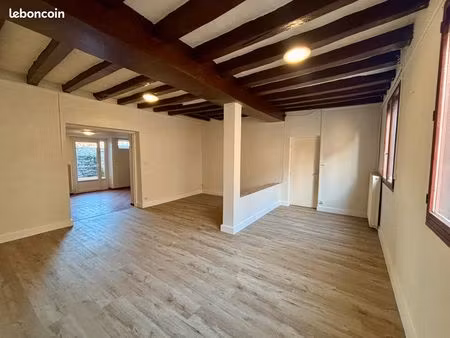 maison de bourg / st clement de la place