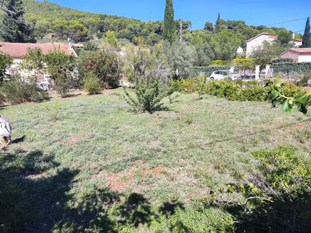 vente terrain 689 m² à puget-ville (83390)  179 000 €
