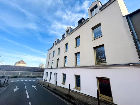 vente bureaux 7 pièces  225.00m²  champs