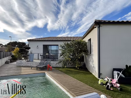 plain-pied récent avec piscine  vue dégagée  3 chambres