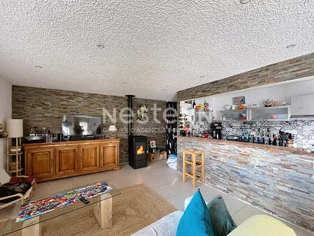 retournac ! exclusivite bâtisse en pierres de 200 m2 rénovée sur 1000 m2 de terrain clos e