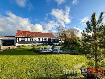 à vendre – maison moderne avec grand terrain et installations équestres