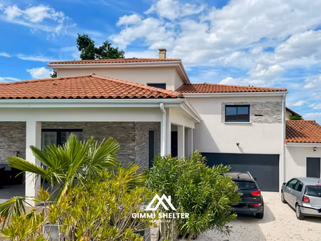 villa récente 6 pièces 180 m2 sur parcelle 685 m2 gerzat