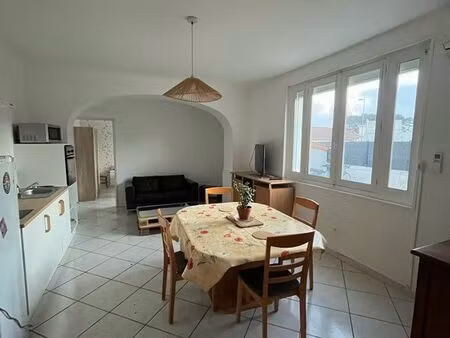 appartement au mois jusqu’à mi-mai