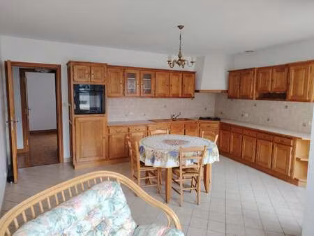 location appartement 2 pièces meublé à lesneven (29260) : à louer 2 pièces meublé / 53m² l