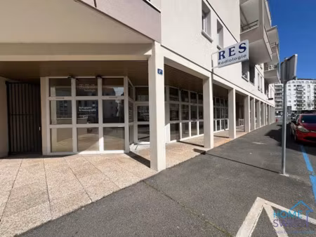 location locaux professionnels 197 m² à orleans (45000)  2 300 €