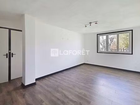 appartement t3 en rez-de-chaussée  genay (69730)  commune de la métropole de lyon