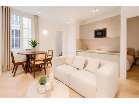 t137 - local commercial amenage en appartement deux pieces e