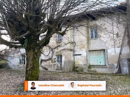 trés belle maison en pierre à rénover avec grange et 1203 m2 de terrain