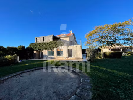 maison familiale 6 pieces 182 m2 beaumont les valence