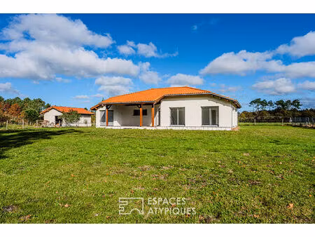 maison contemporaine à coté de l'océan