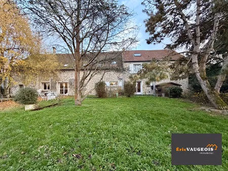 un corps de ferme 382 m2  idéal projet familial & activité g