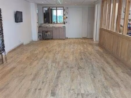location commerce la rochelle 95 m²