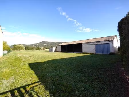 terrain constructible d'environ 4000m2