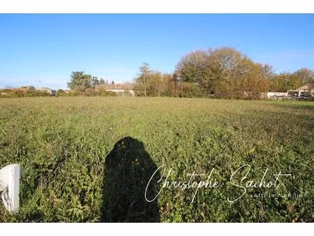 parcelle de 942 m2 à bâtir sur la commune de la foye-monjault 79360