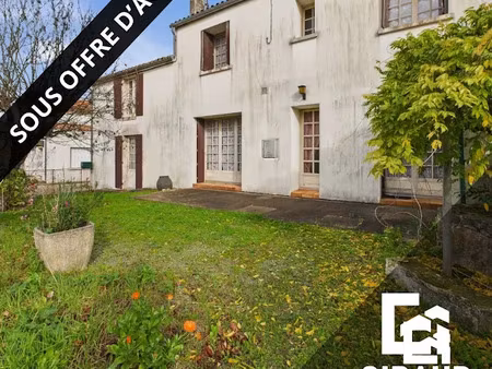 vente maison 5 pièces 151 m² à saint-pierre-le-vieux (85420)  93 900 €