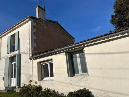 vente maison 4 pièces 77 m² à plassac (33390)  149 500 €