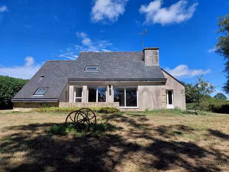 maison familiale dans la campagne de maël pestivien à 167 000€
