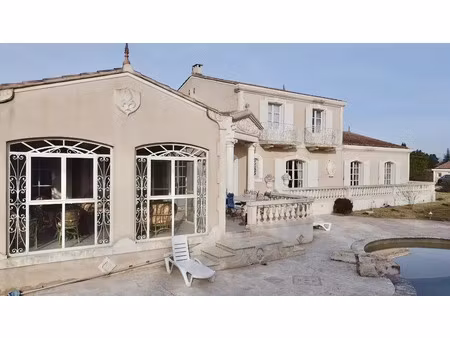 vente maison 11 pièces 420 m² mollégès (13940)