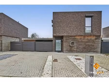 moderne vrijstaande woning met 2 à 3 slaapkamers op een mooi perceel van 5a37ca.