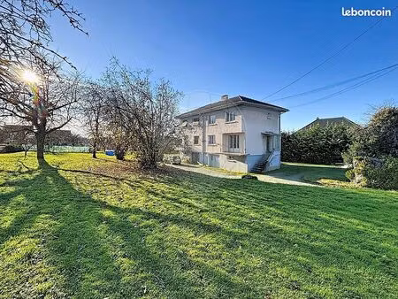 immeuble 8 pièces 161 m²